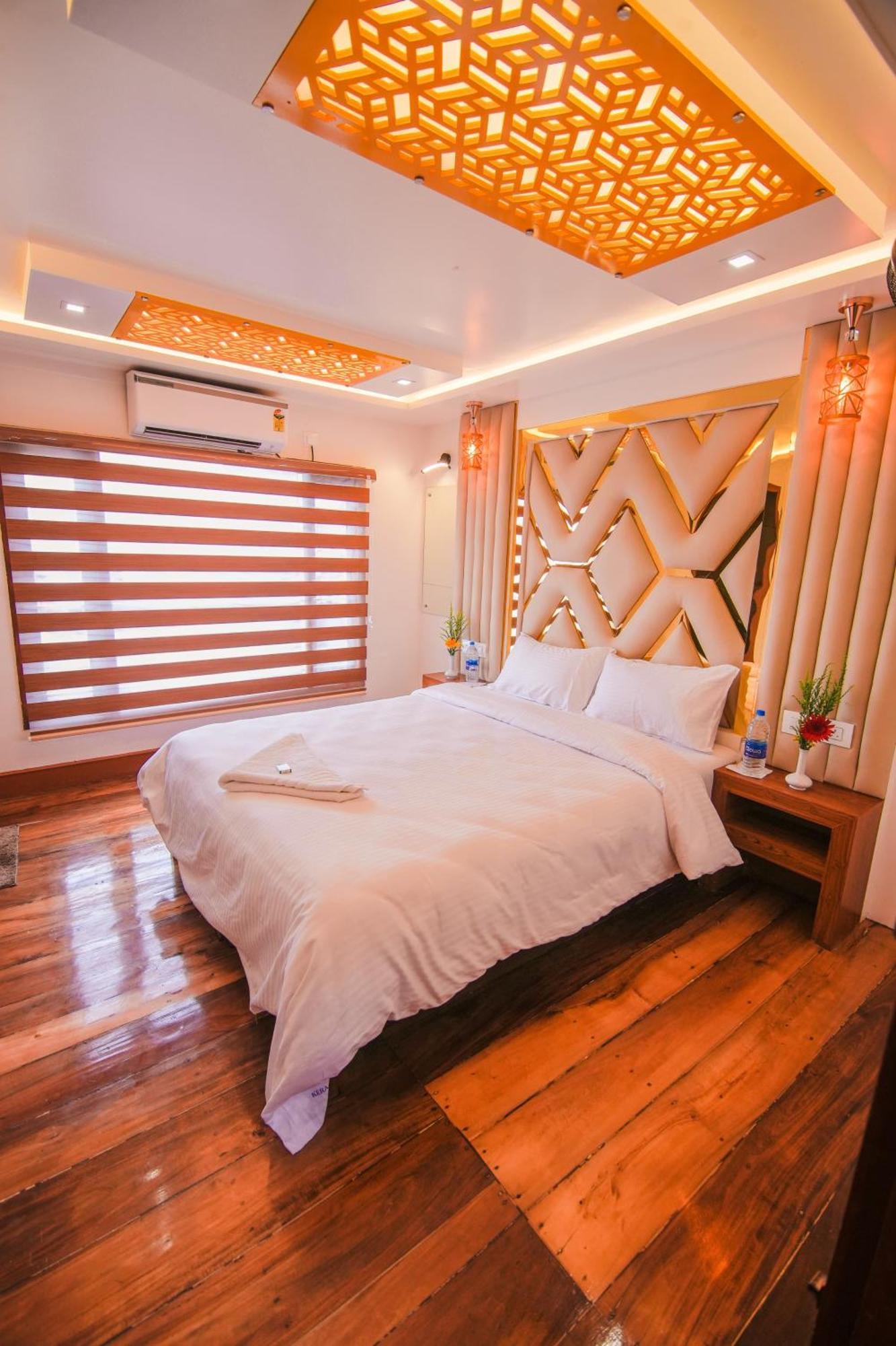 Kera Houseboats Alleppey Alappuzha Eksteriør bilde